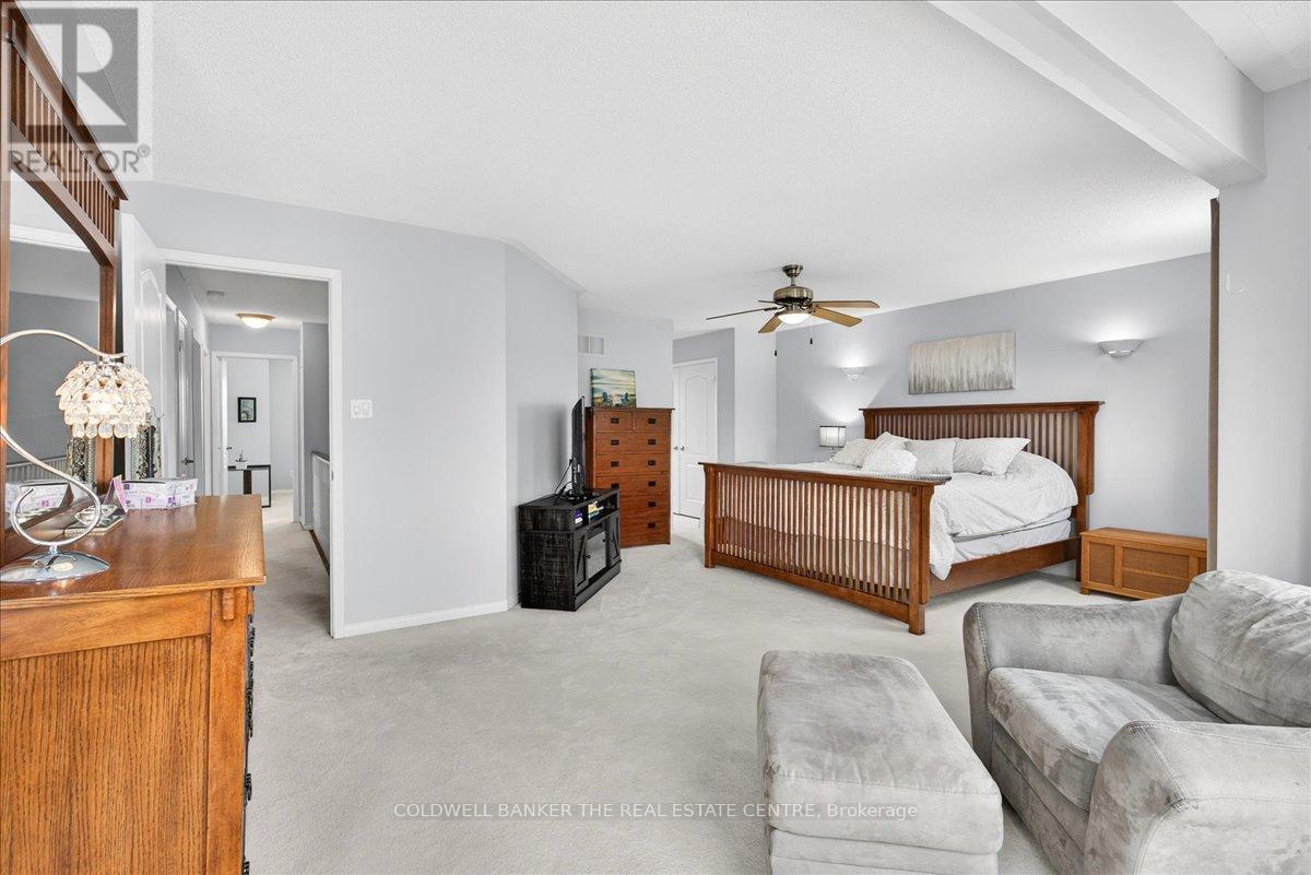 405 Silken Laumann Drive, Newmarket, Ontario  L3X 2J1 - Photo 19 - N12903104