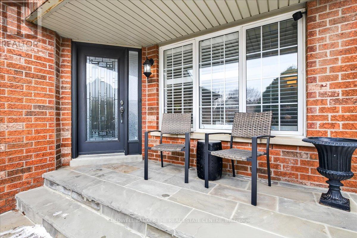 405 Silken Laumann Drive, Newmarket, Ontario  L3X 2J1 - Photo 4 - N12903104