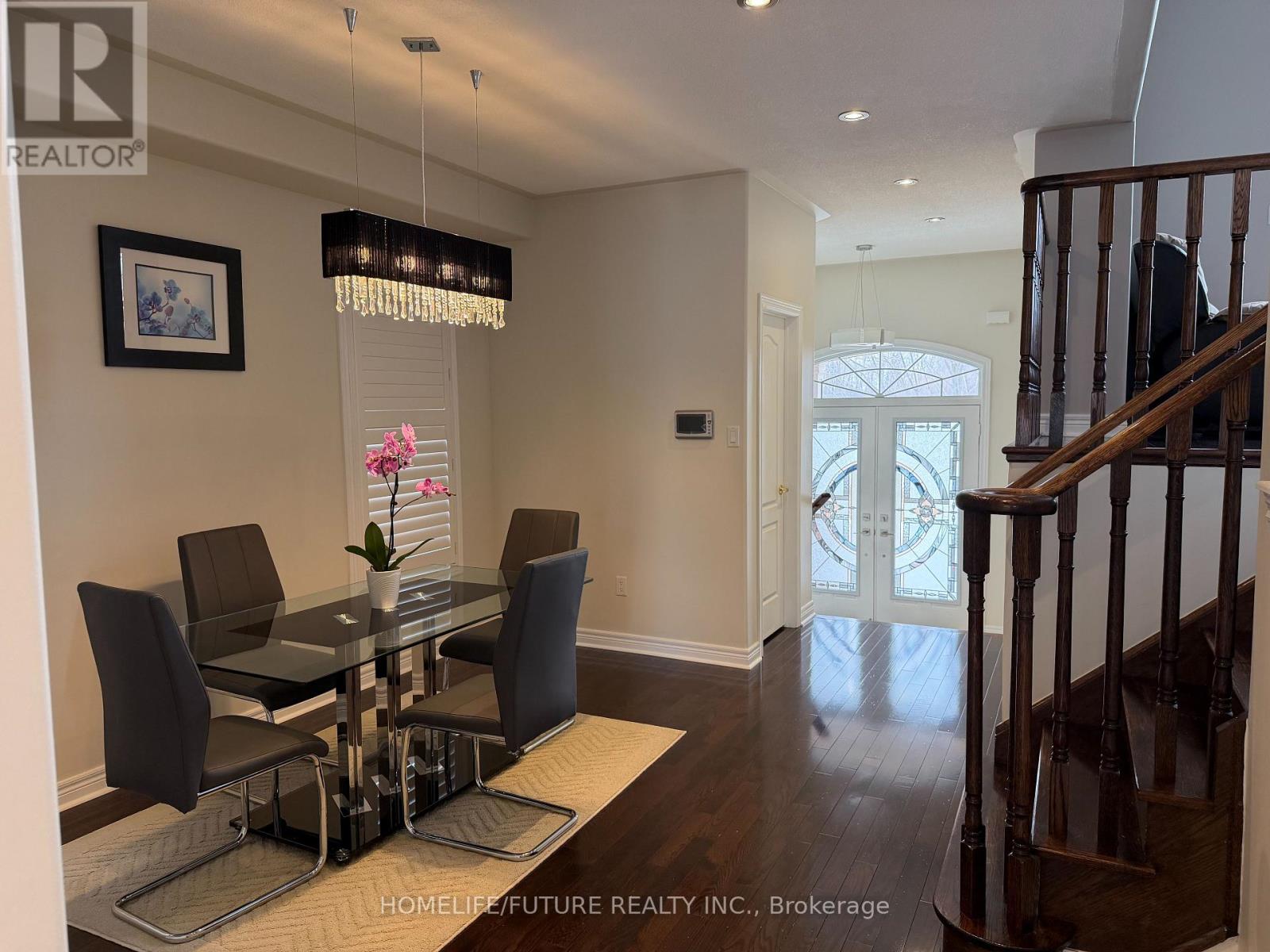 23 Acer Crescent, Whitchurch-Stouffville, Ontario  L4A 0V5 - Photo 3 - N12903140