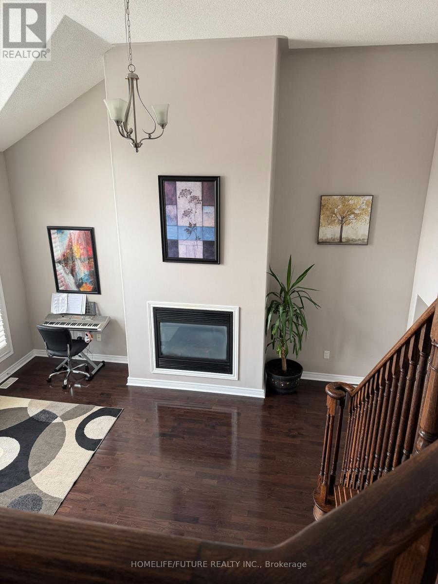 23 Acer Crescent, Whitchurch-Stouffville, Ontario  L4A 0V5 - Photo 8 - N12903140