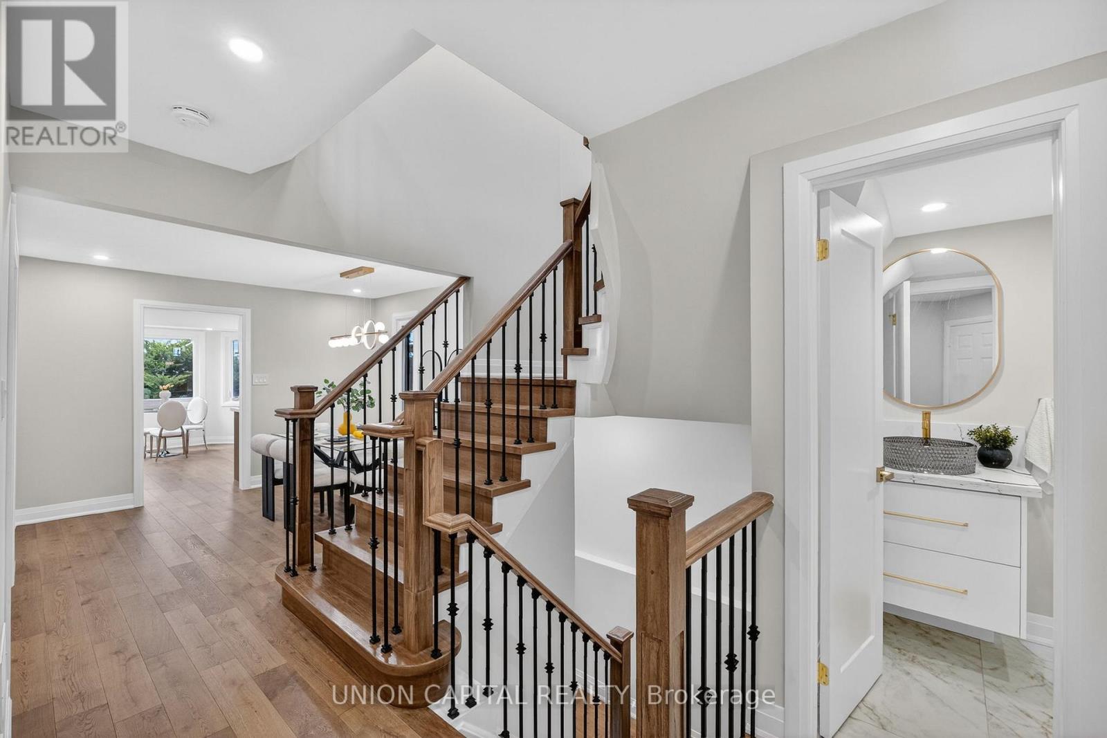 45 Chilmar Crescent, Vaughan, Ontario  L4J 6Y5 - Photo 4 - N12903168