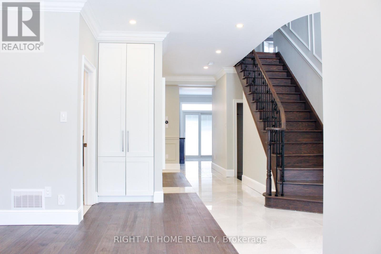 38 Bosco Drive, Vaughan, Ontario  L4H 0M3 - Photo 4 - N12903206