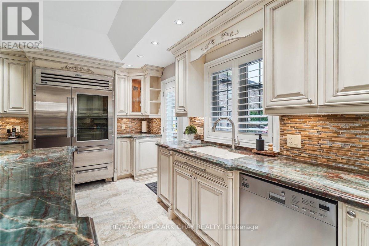 21940 Mccowan Road, East Gwillimbury, Ontario  L0G 1M0 - Photo 9 - N12903242