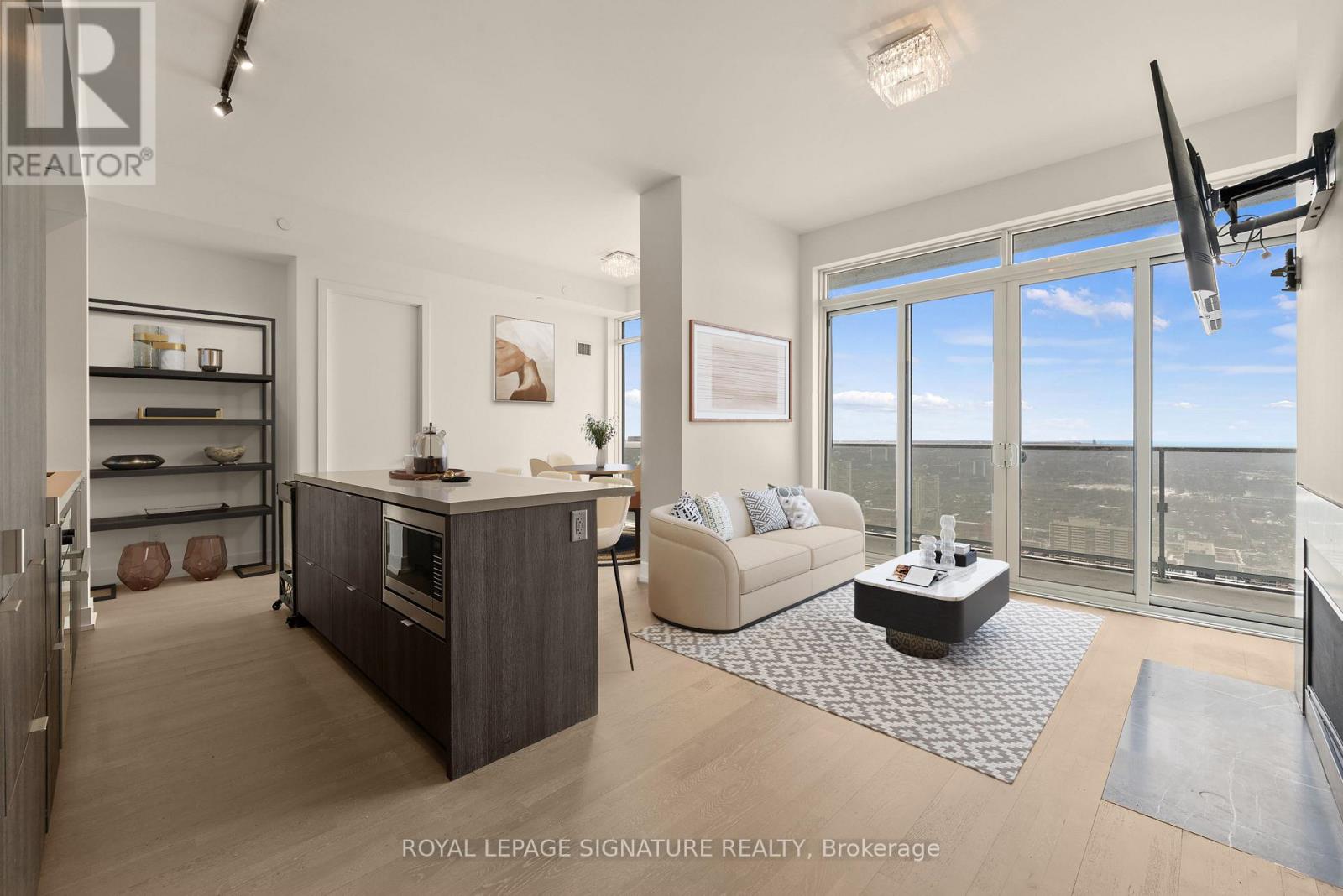 6108 - 7 GRENVILLE STREET, Toronto, Ontario