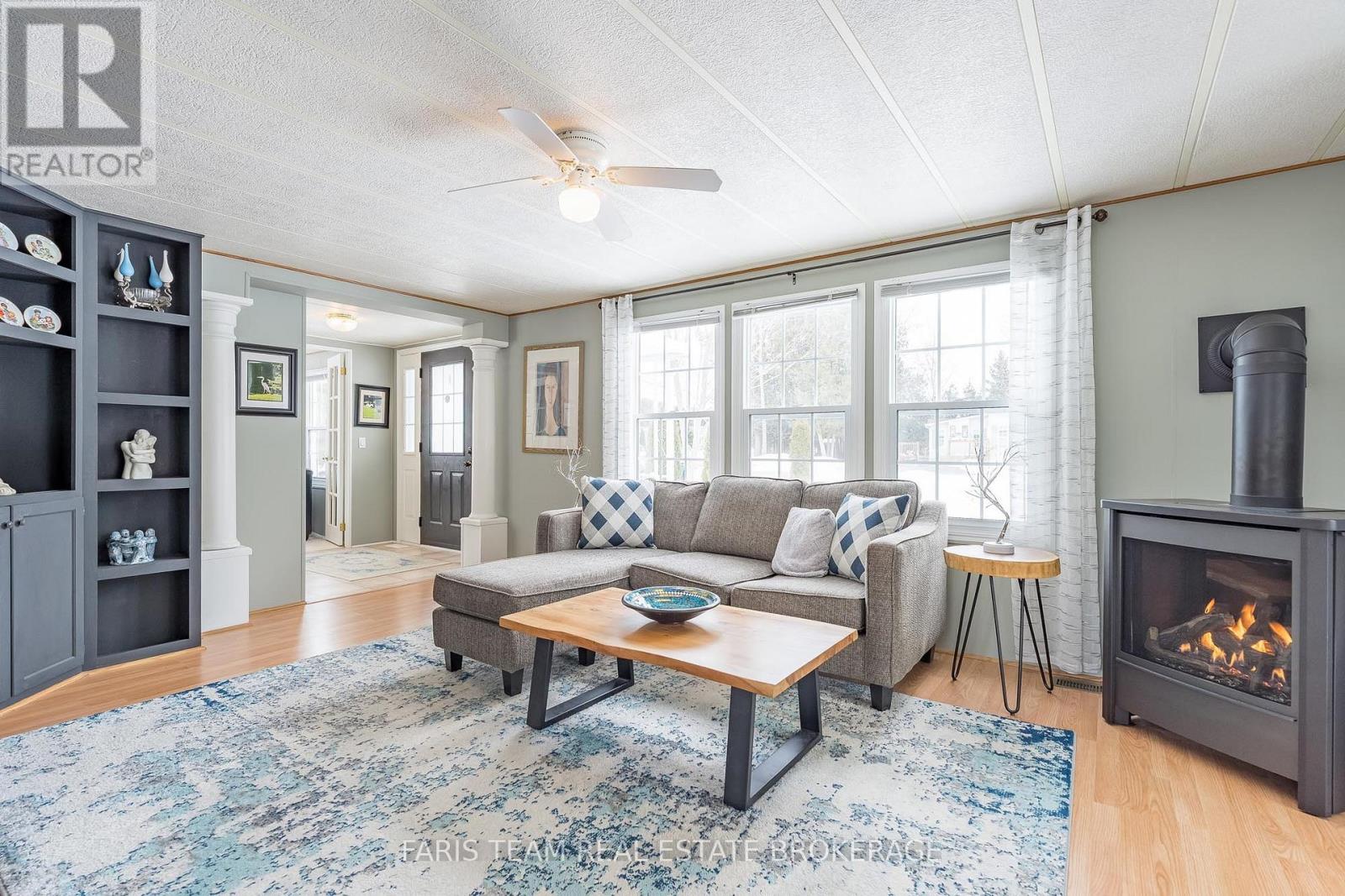 68 The Boardwalk, Wasaga Beach, Ontario  L9Z 3A8 - Photo 13 - S12903132