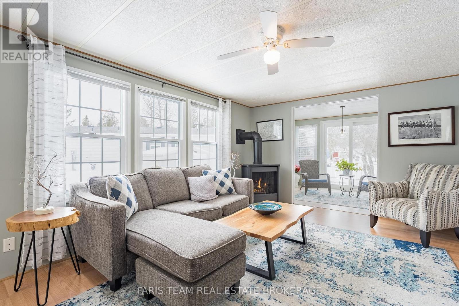 68 The Boardwalk, Wasaga Beach, Ontario  L9Z 3A8 - Photo 14 - S12903132