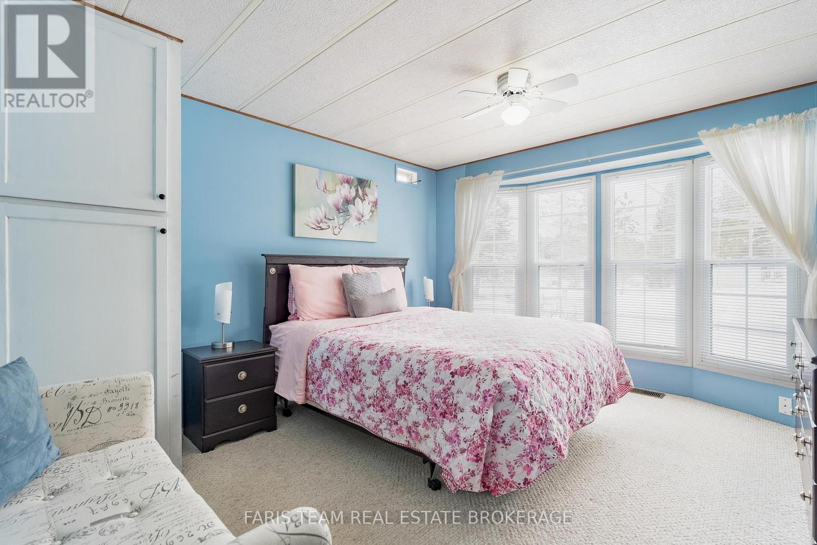 68 The Boardwalk, Wasaga Beach, Ontario  L9Z 3A8 - Photo 19 - S12903132