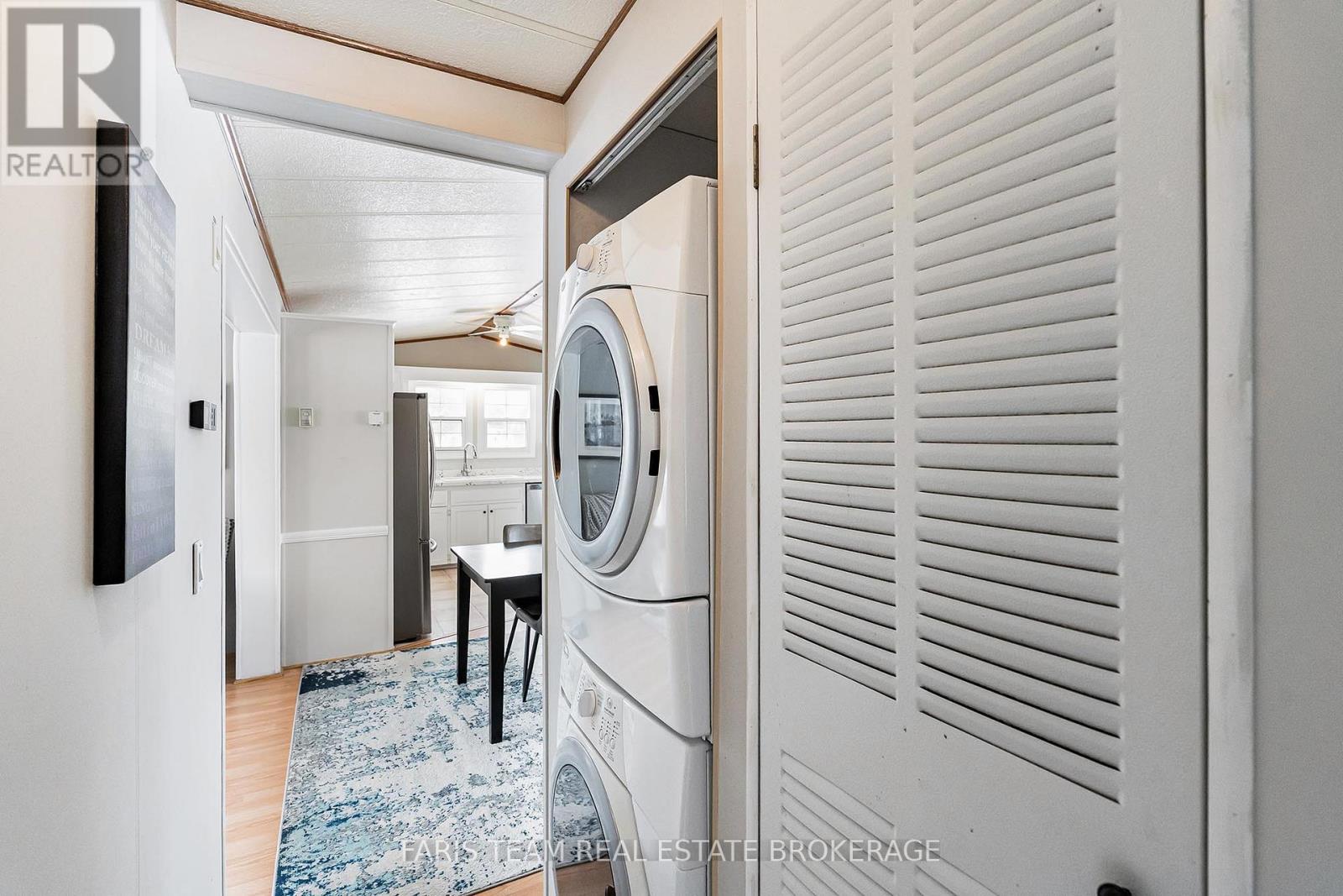 68 The Boardwalk, Wasaga Beach, Ontario  L9Z 3A8 - Photo 24 - S12903132