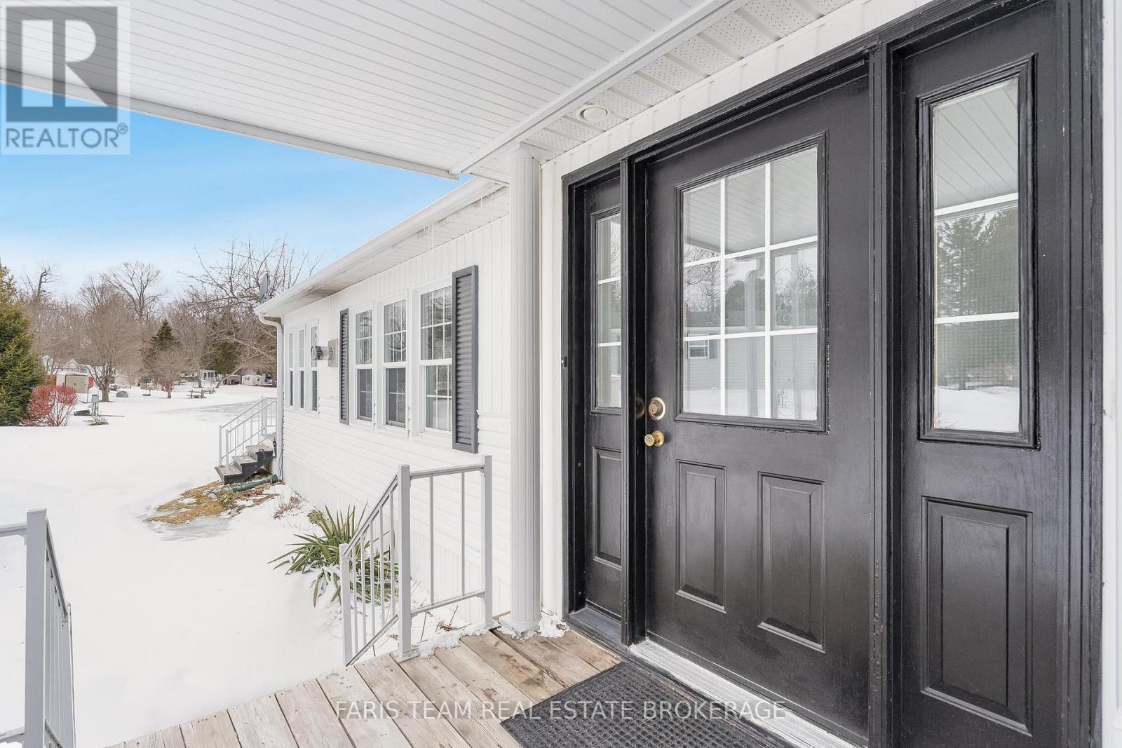 68 The Boardwalk, Wasaga Beach, Ontario  L9Z 3A8 - Photo 3 - S12903132