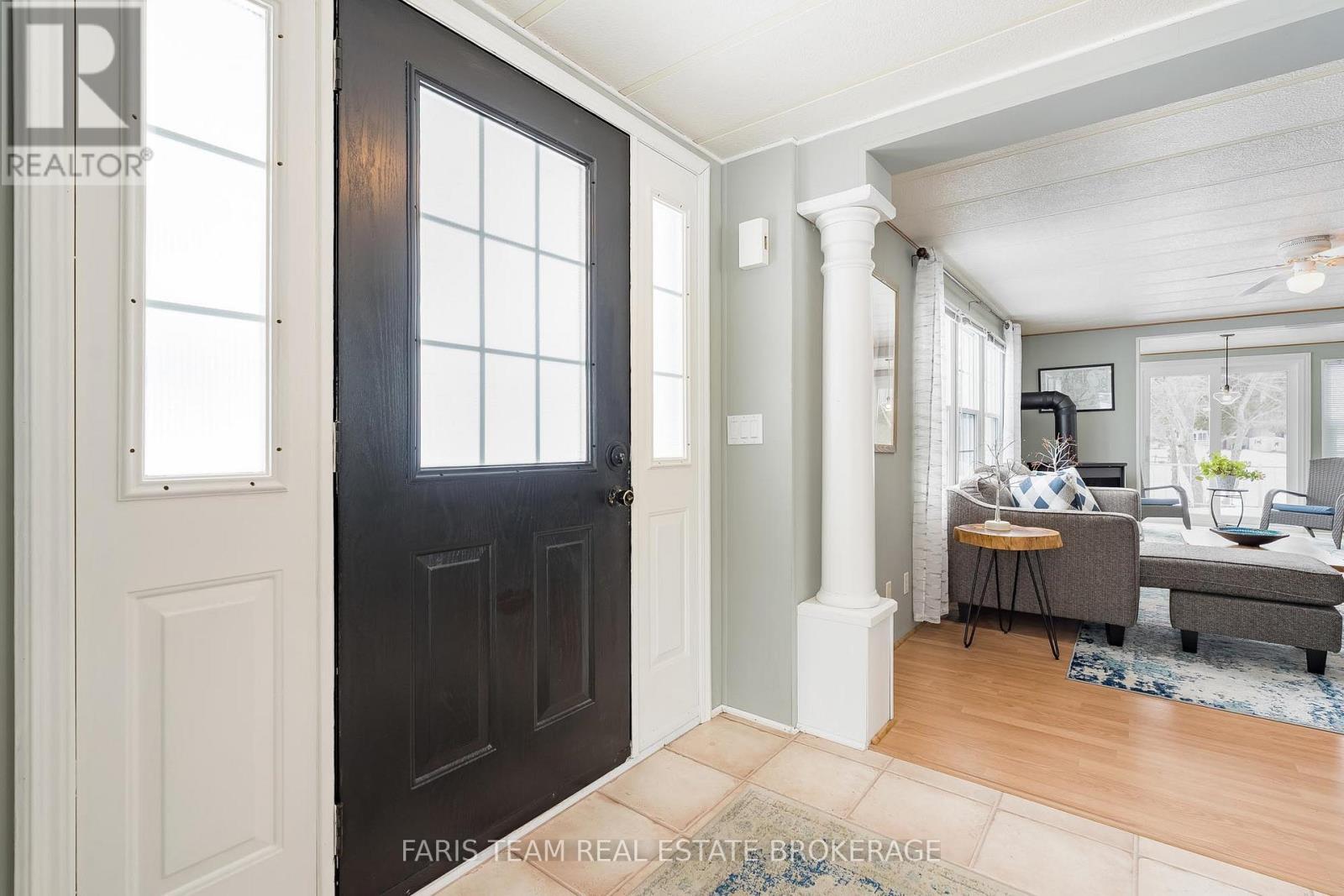 68 The Boardwalk, Wasaga Beach, Ontario  L9Z 3A8 - Photo 4 - S12903132