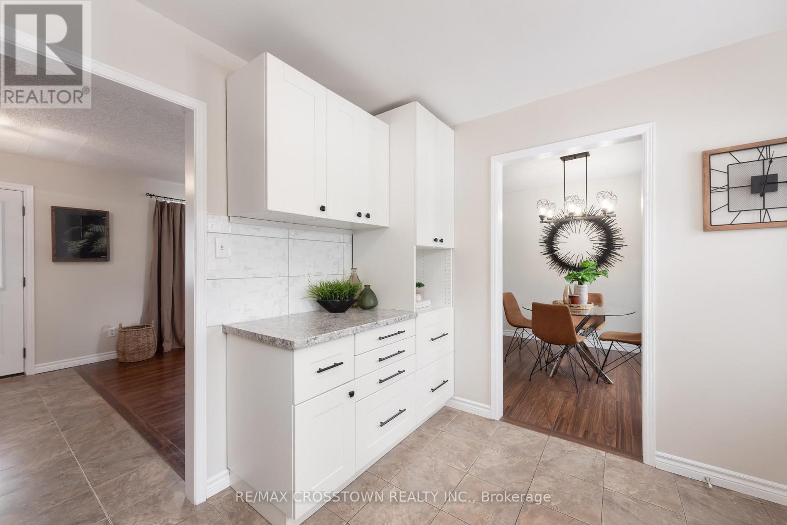 54 Foyston Park Circle, Springwater, Ontario  L0L 1Y0 - Photo 13 - S12903160