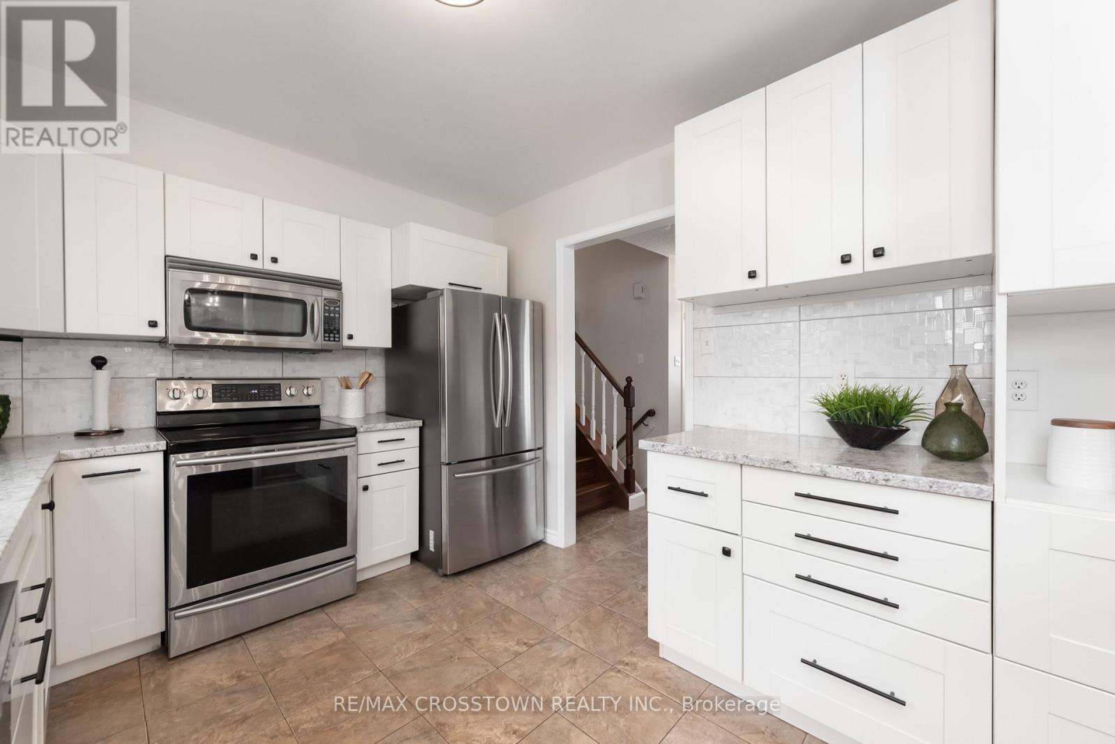 54 Foyston Park Circle, Springwater, Ontario  L0L 1Y0 - Photo 16 - S12903160