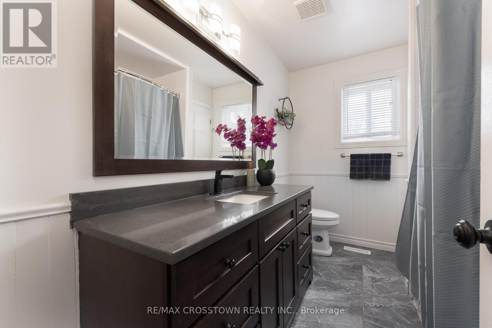 54 Foyston Park Circle, Springwater, Ontario  L0L 1Y0 - Photo 19 - S12903160