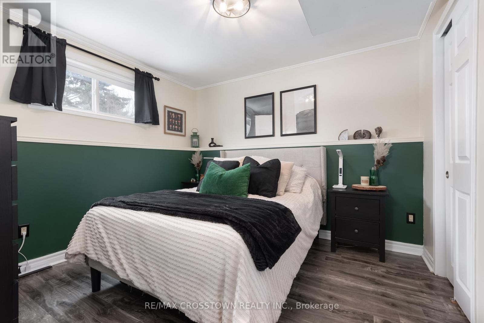 54 Foyston Park Circle, Springwater, Ontario  L0L 1Y0 - Photo 25 - S12903160