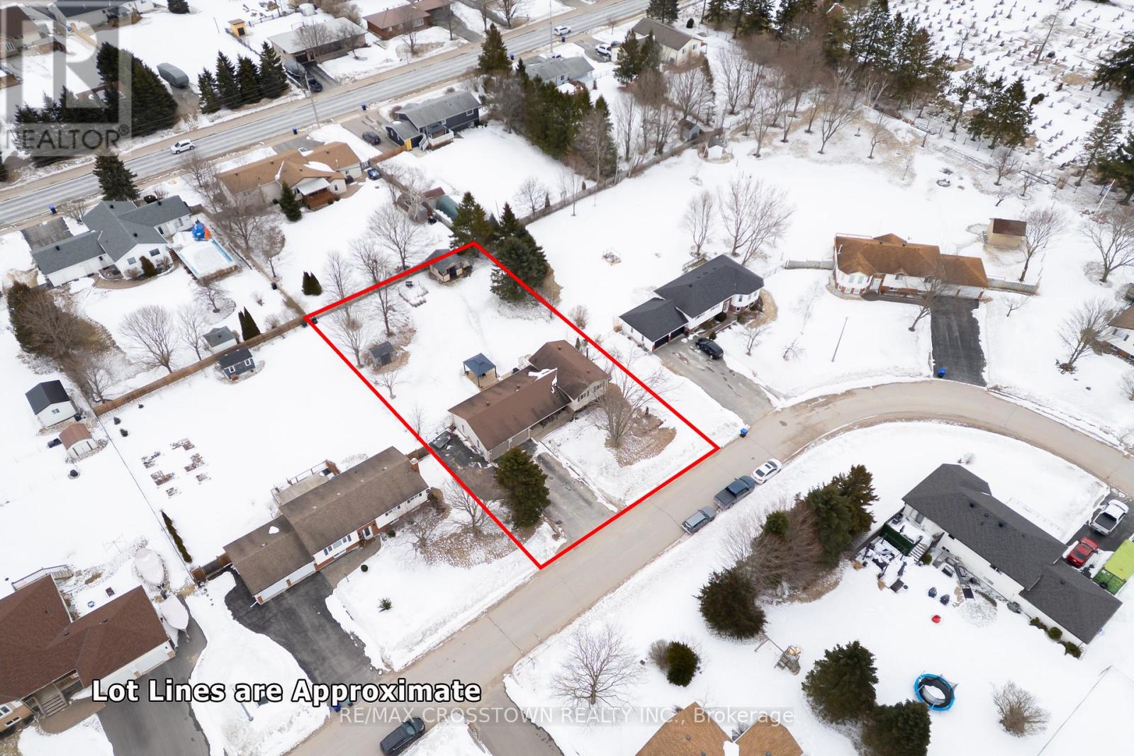 54 Foyston Park Circle, Springwater, Ontario  L0L 1Y0 - Photo 35 - S12903160