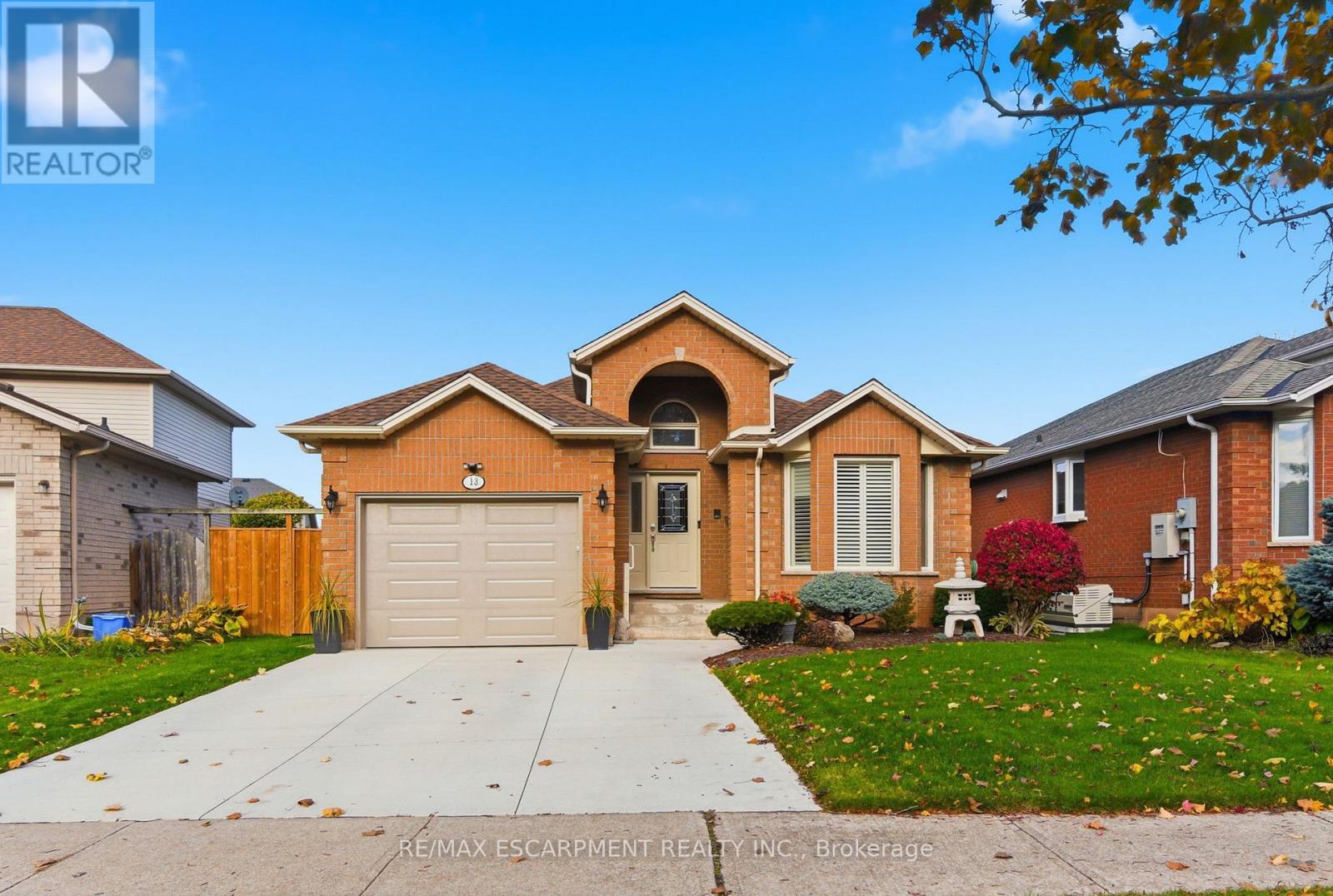 13 COLONIAL CRESCENT, Grimsby, Ontario