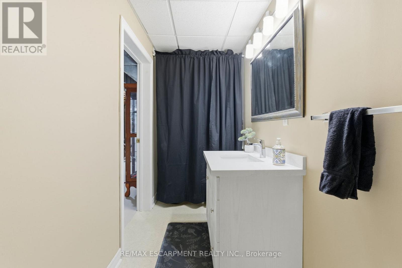 13 Colonial Crescent, Grimsby, Ontario  L3M 5H2 - Photo 24 - X12714170