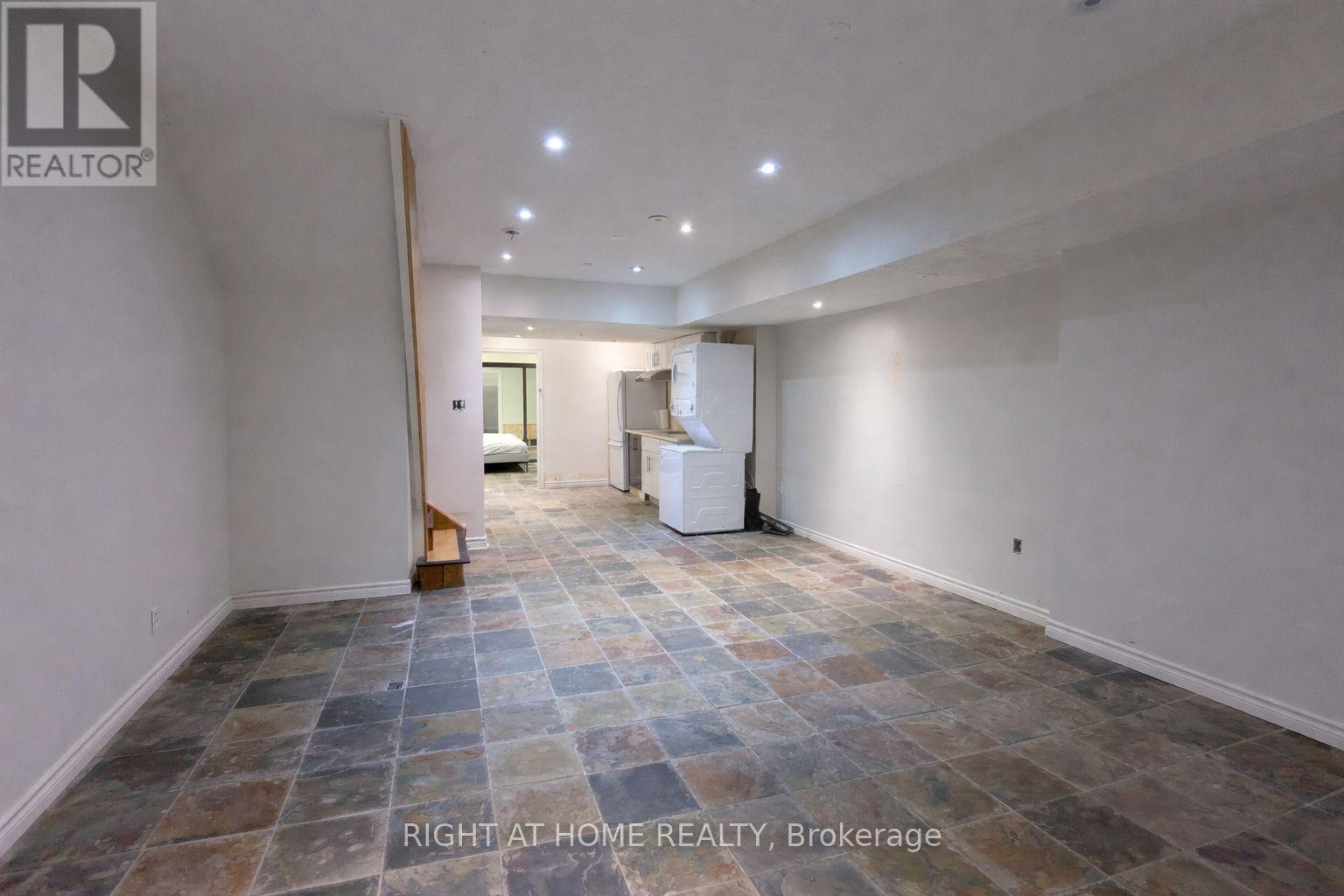 952 The Queensway, Toronto, Ontario  M8Z 1P5 - Photo 8 - W12903154