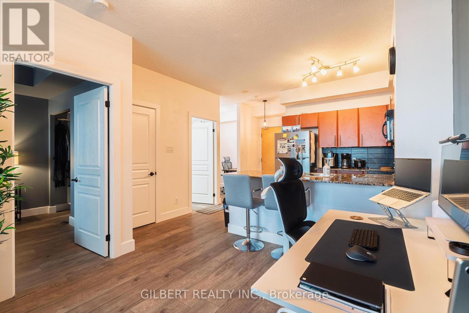 1603 - 3515 Kariya Drive, Mississauga (Fairview), Ontario  L5B 0C1 - Photo 10 - W12903156