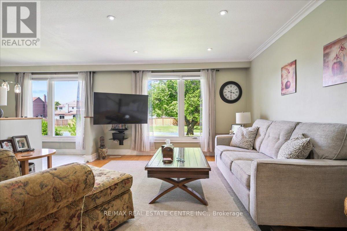 74 Mountainview Road S, Halton Hills (Georgetown), Ontario  L7G 4K5 - Photo 10 - W12903236