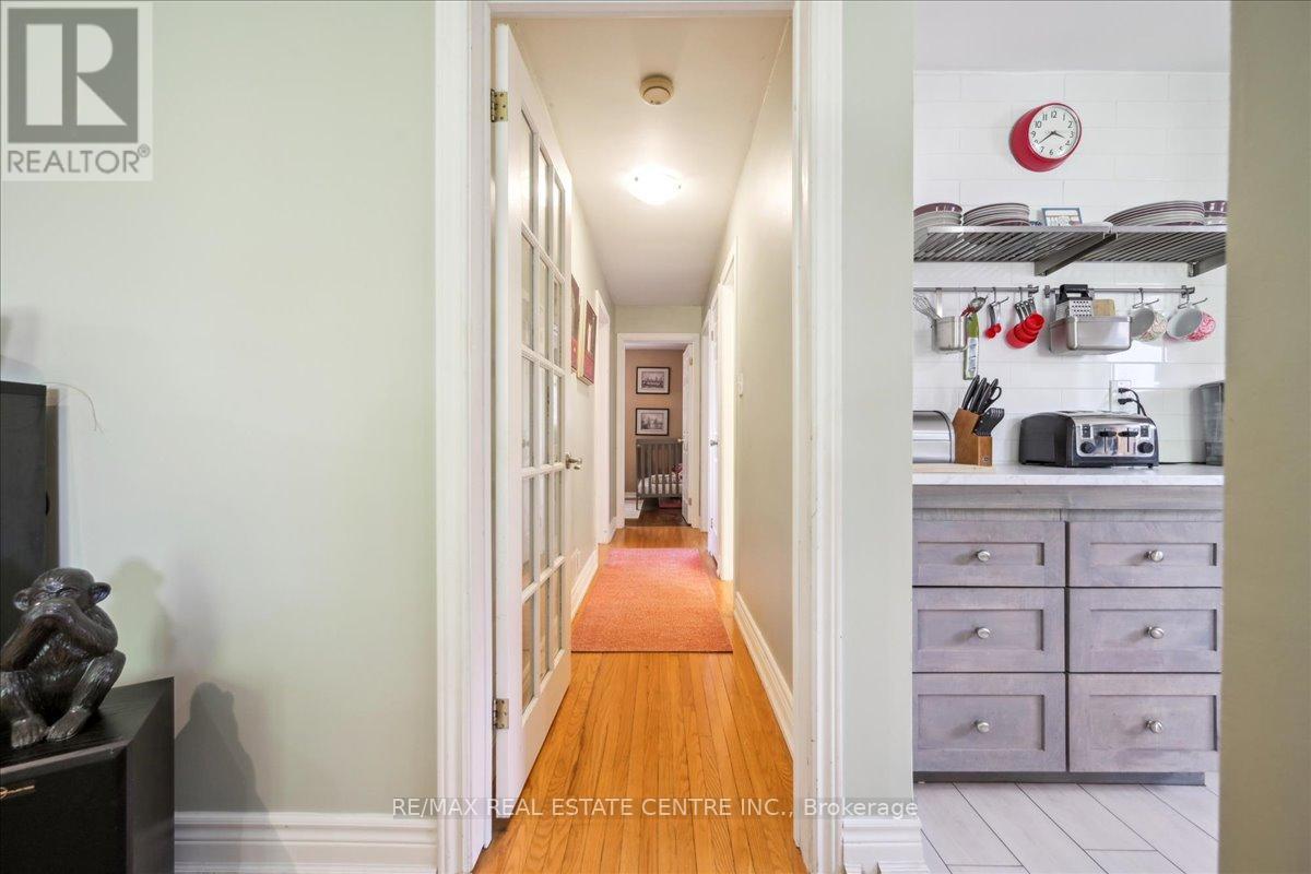 74 Mountainview Road S, Halton Hills (Georgetown), Ontario  L7G 4K5 - Photo 19 - W12903236