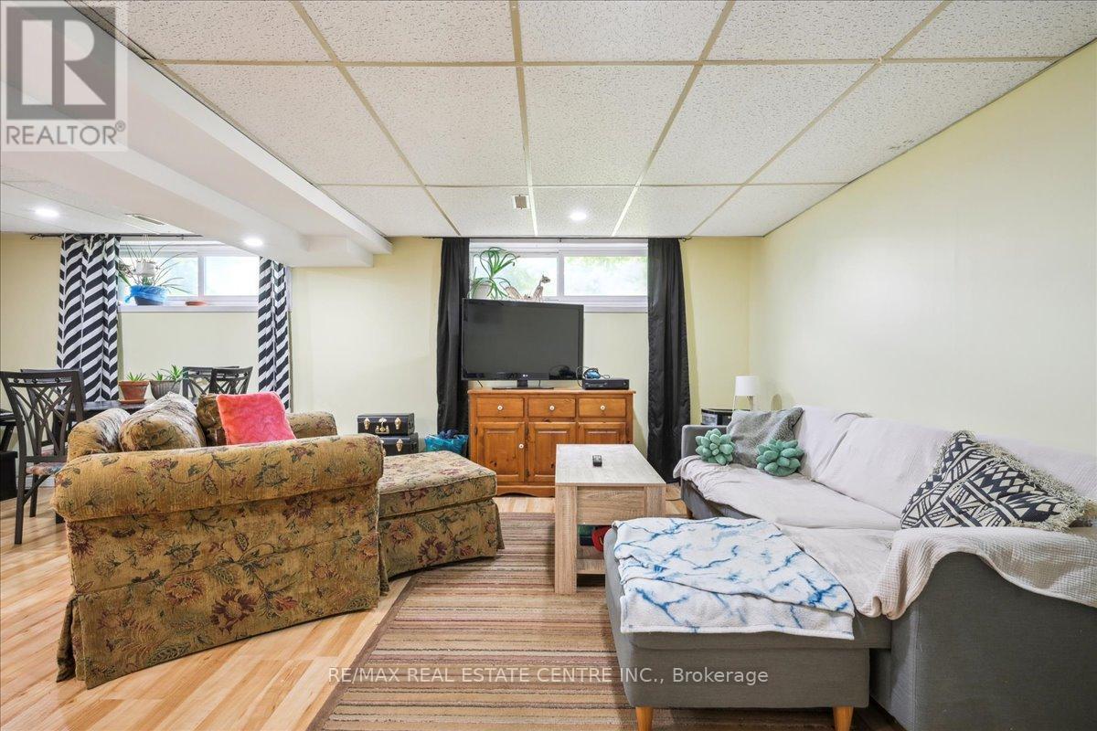 74 Mountainview Road S, Halton Hills (Georgetown), Ontario  L7G 4K5 - Photo 25 - W12903236