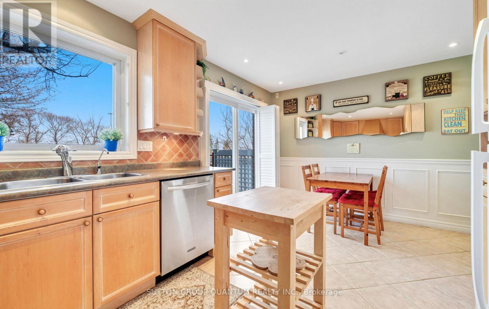 2113 Folkway Drive, Mississauga (Erin Mills), Ontario  L5L 3G3 - Photo 16 - W12903244