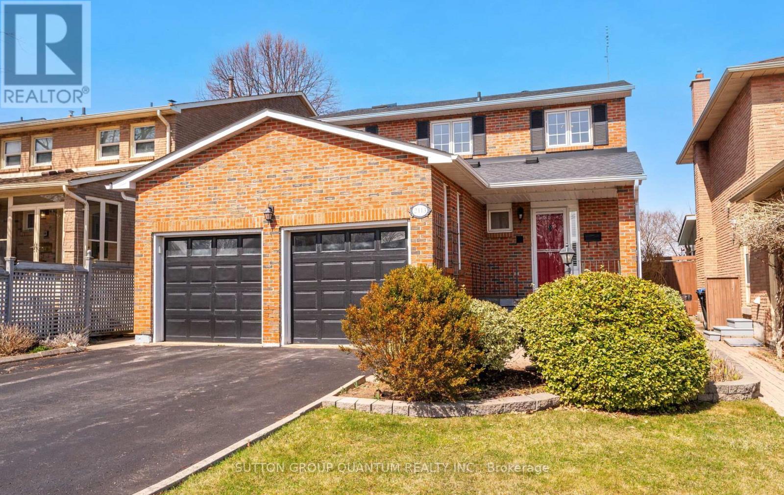 2113 Folkway Drive, Mississauga (Erin Mills), Ontario  L5L 3G3 - Photo 2 - W12903244