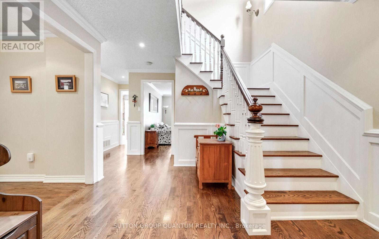 2113 Folkway Drive, Mississauga (Erin Mills), Ontario  L5L 3G3 - Photo 5 - W12903244