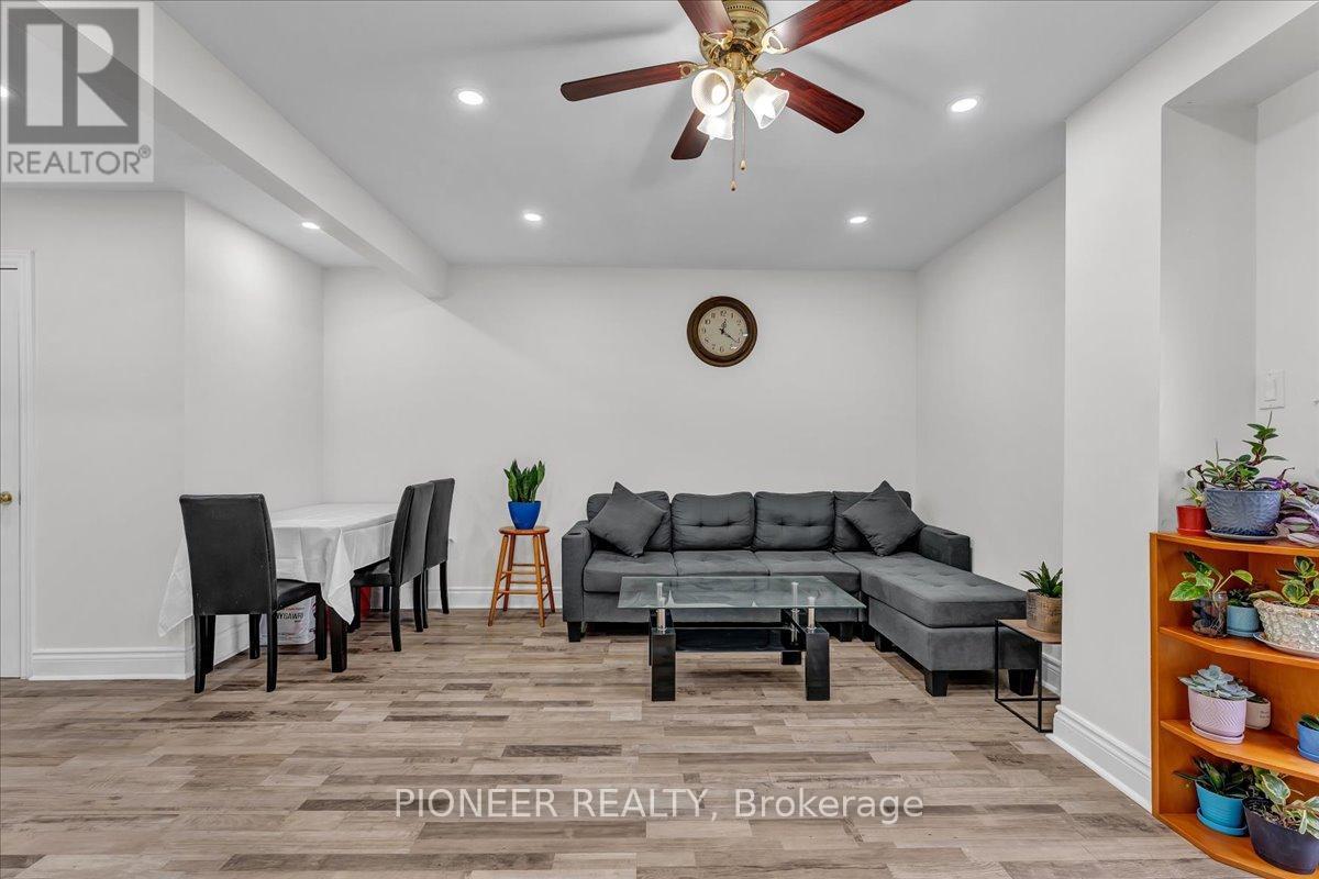 11 Great Oak Court, Brampton (Northgate), Ontario  L6S 2J9 - Photo 14 - W12903260