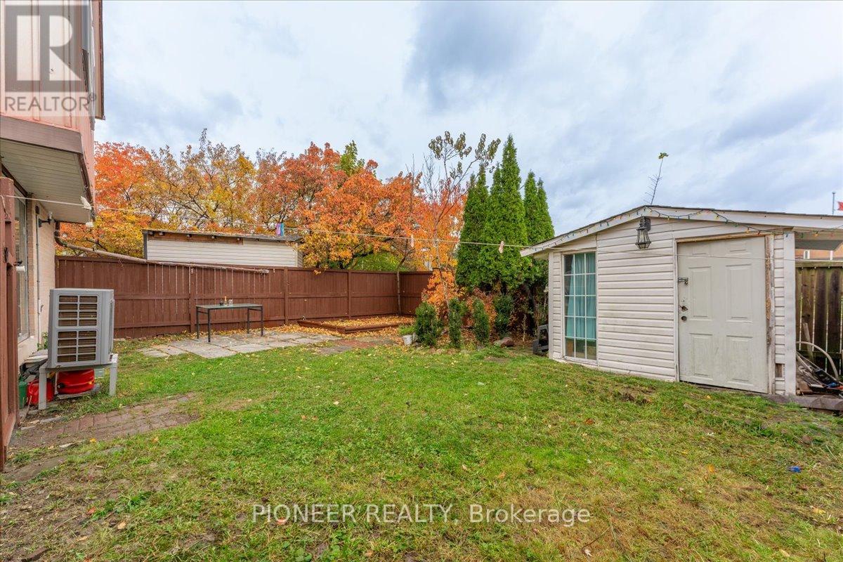 11 Great Oak Court, Brampton (Northgate), Ontario  L6S 2J9 - Photo 39 - W12903260