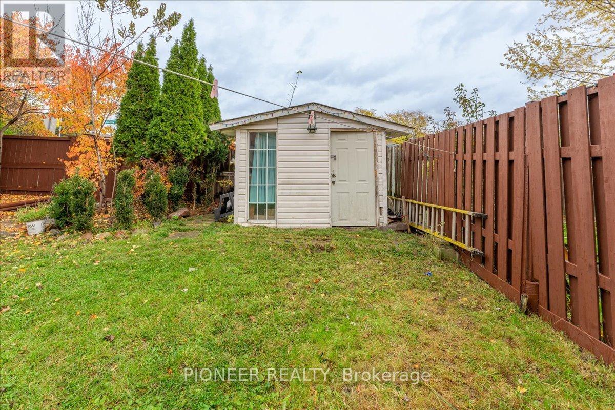 11 Great Oak Court, Brampton (Northgate), Ontario  L6S 2J9 - Photo 40 - W12903260