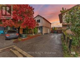 11 GREAT OAK COURT, Brampton, Ontario