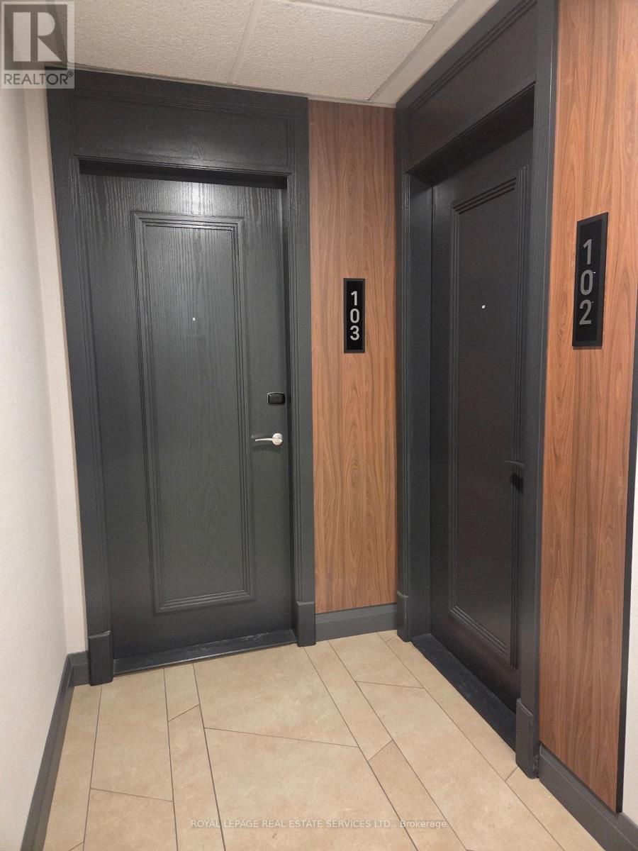 102 - 1900 Lake Shore Boulevard, Toronto (High Park-Swansea), Ontario  M6S 1A4 - Photo 5 - W12903264