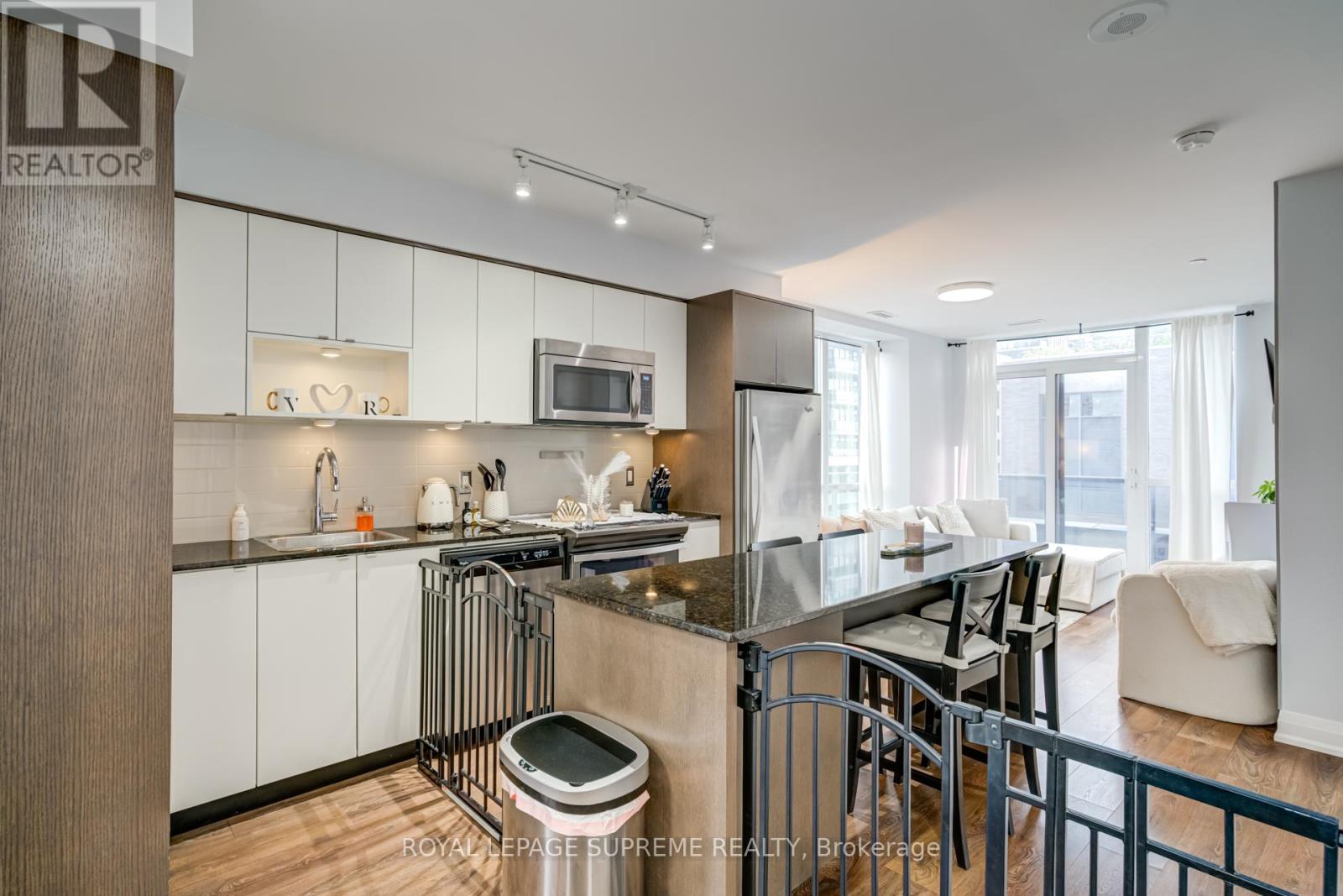 302 - 9 Valhalla Inn Road, Toronto (Islington-City Centre West), Ontario  M9B 0B2 - Photo 11 - W12903302