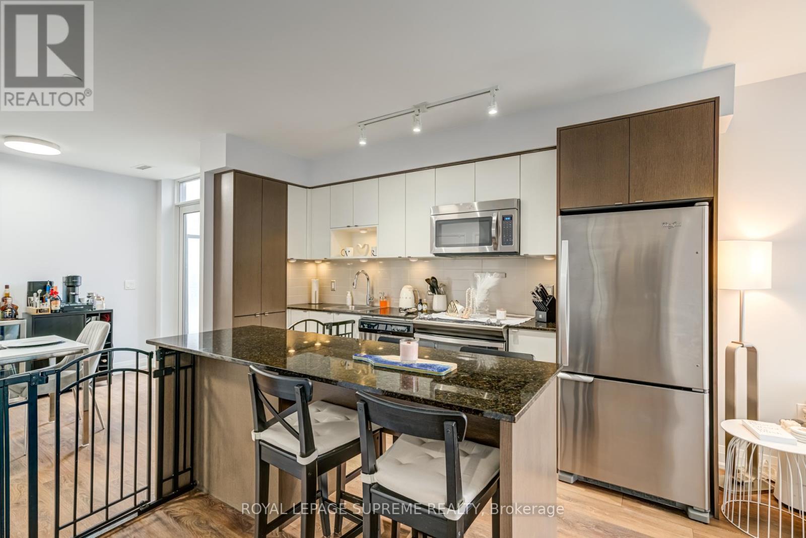 302 - 9 Valhalla Inn Road, Toronto (Islington-City Centre West), Ontario  M9B 0B2 - Photo 12 - W12903302