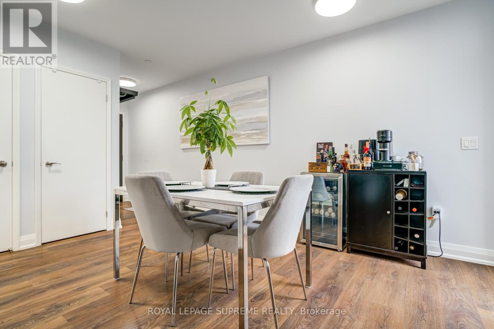 302 - 9 Valhalla Inn Road, Toronto (Islington-City Centre West), Ontario  M9B 0B2 - Photo 8 - W12903302