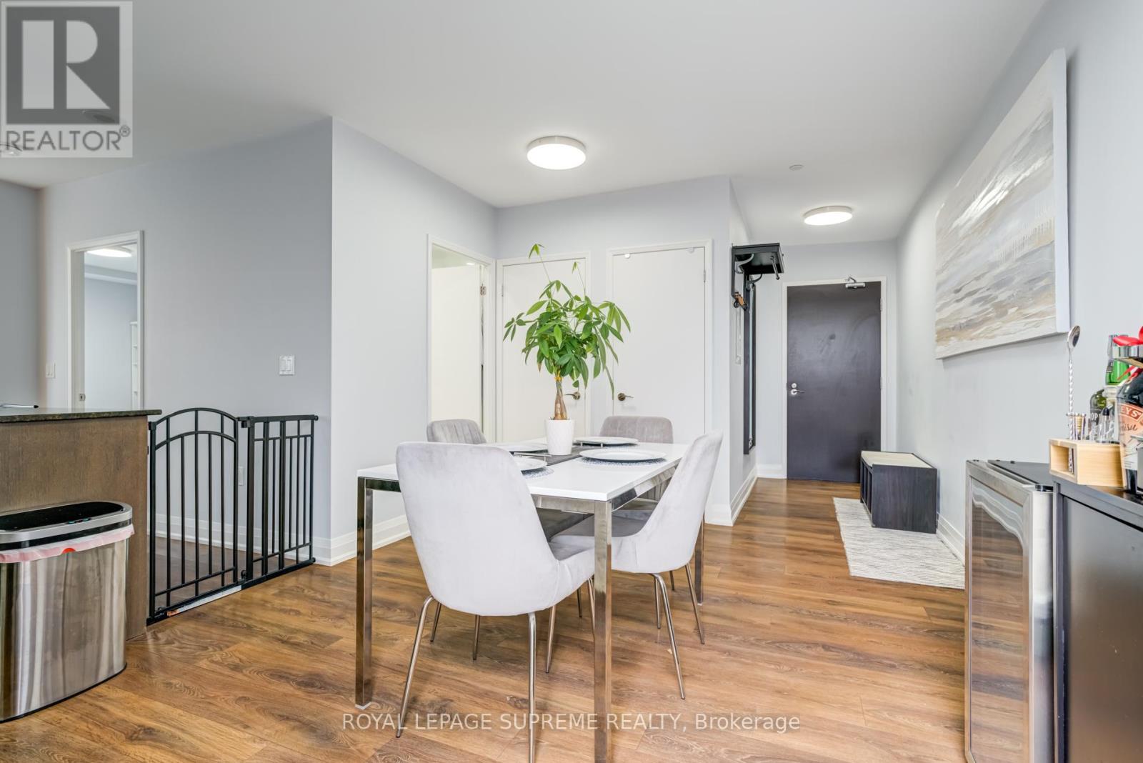 302 - 9 Valhalla Inn Road, Toronto (Islington-City Centre West), Ontario  M9B 0B2 - Photo 9 - W12903302