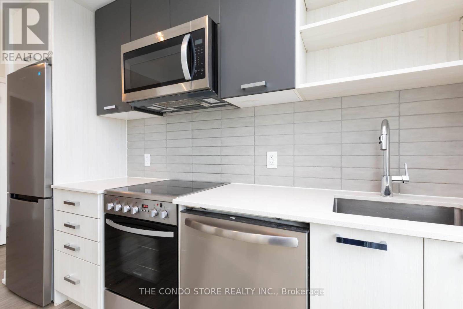 905 - 2300 St. Clair Avenue W, Toronto, Ontario  M6N 1K8 - Photo 11 - W12903312