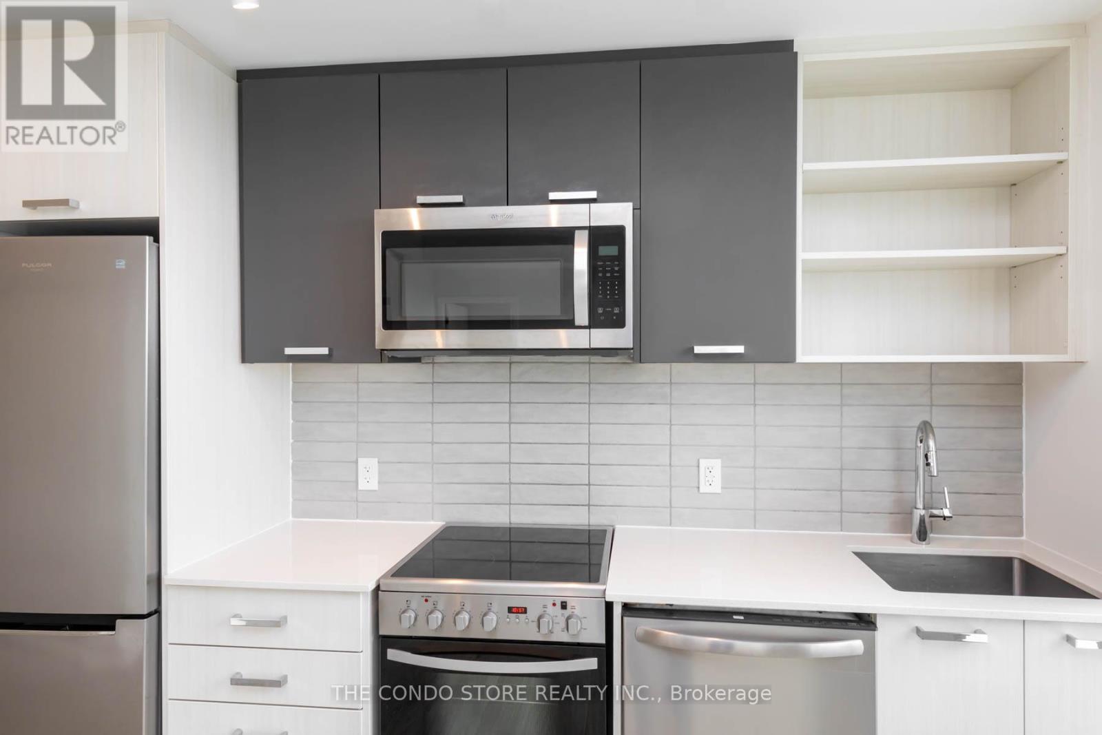 905 - 2300 St. Clair Avenue W, Toronto, Ontario  M6N 1K8 - Photo 13 - W12903312