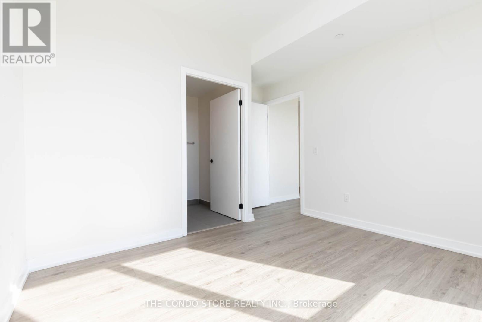 905 - 2300 St. Clair Avenue W, Toronto, Ontario  M6N 1K8 - Photo 16 - W12903312