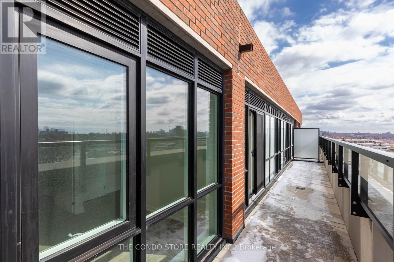 905 - 2300 St. Clair Avenue W, Toronto, Ontario  M6N 1K8 - Photo 27 - W12903312