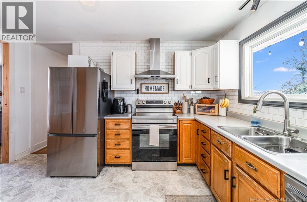 101 Douglas Avenue, Woodstock, New Brunswick  E7M 5Z8 - Photo 5 - NB135421