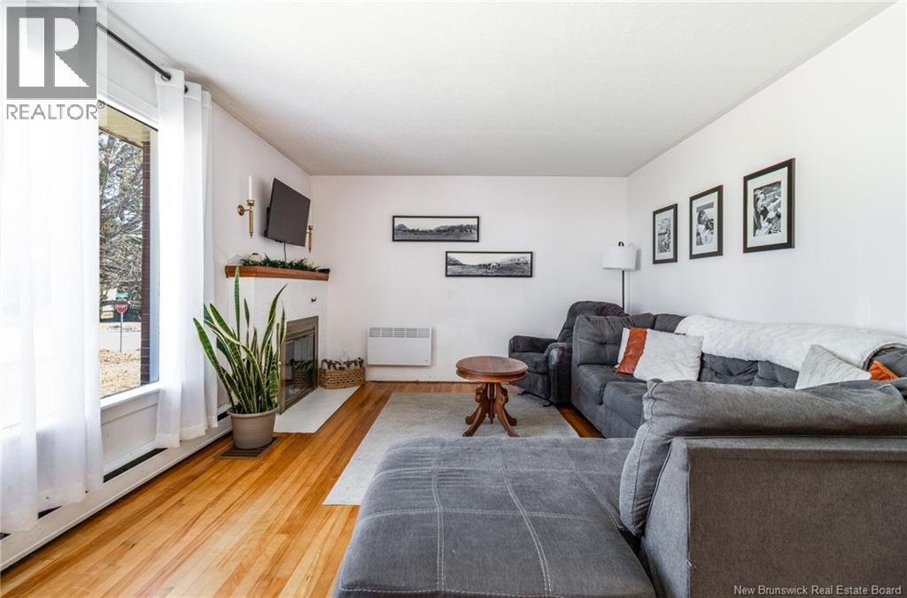 101 Douglas Avenue, Woodstock, New Brunswick  E7M 5Z8 - Photo 18 - NB135421