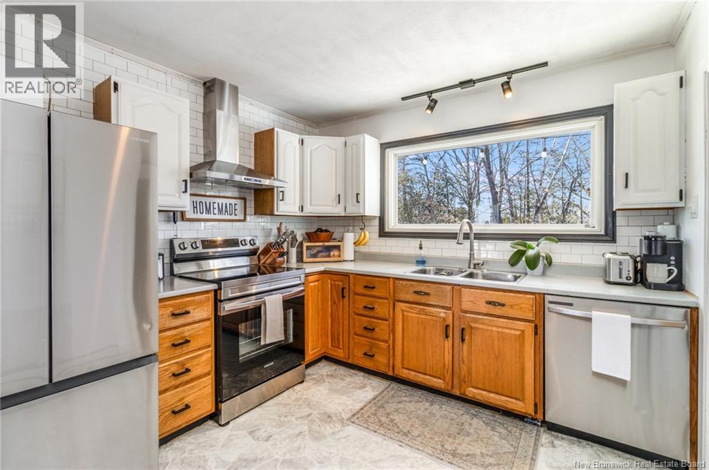 101 Douglas Avenue, Woodstock, New Brunswick  E7M 5Z8 - Photo 6 - NB135421