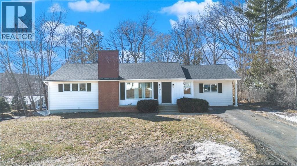 101 Douglas Avenue, Woodstock, New Brunswick  E7M 5Z8 - Photo 40 - NB135421