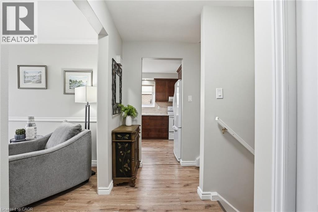 345 Erindale Drive, Burlington, Ontario  L7L 4T3 - Photo 5 - 40813741