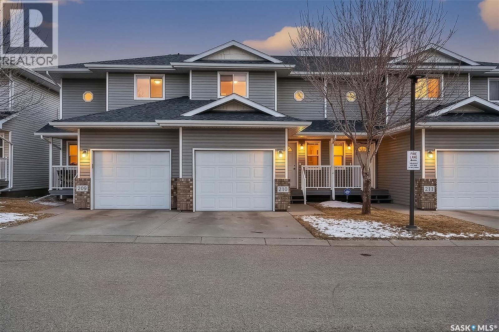 210 851 Chester Road, Moose Jaw, Saskatchewan  S6J 0A4 - Photo 2 - SK030801