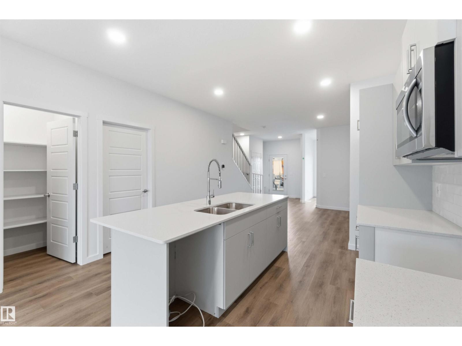 2323 160 St Sw Sw, Edmonton, Alberta  T6W 4E5 - Photo 3 - E4465954