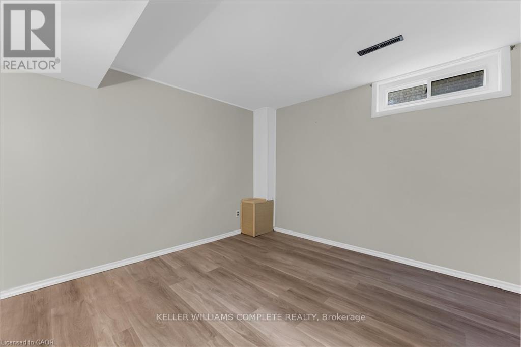 77 Lawfield Drive, Hamilton (Lawfield), Ontario  L8V 4C6 - Photo 19 - X12903080